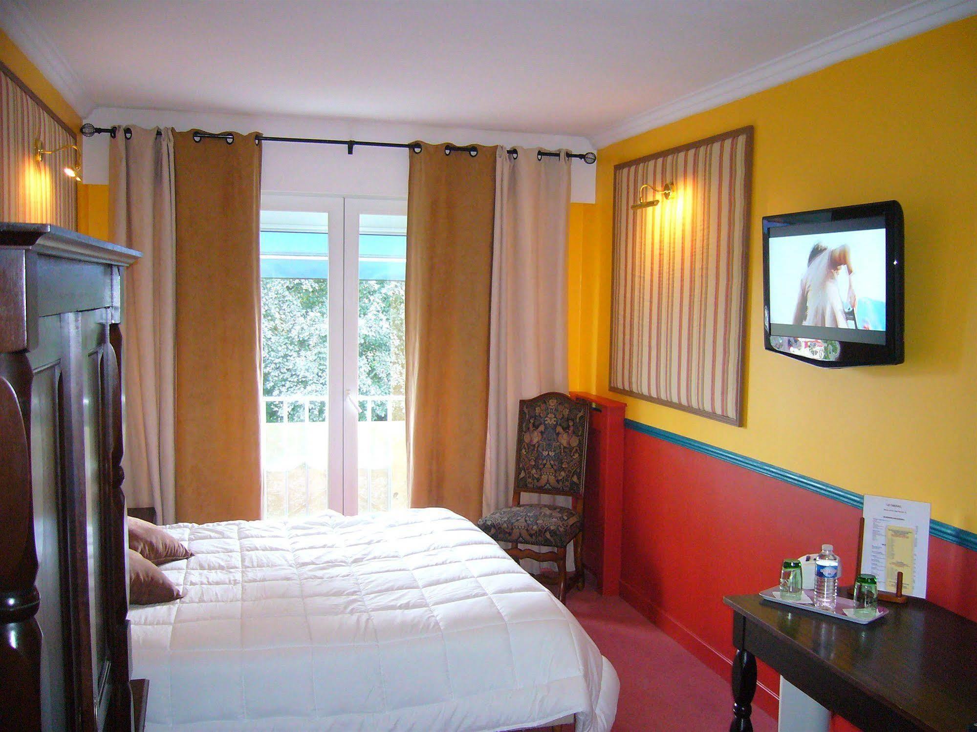 בווה Chenal Hotel מראה חיצוני תמונה